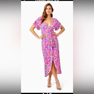 Lilly Pulitzer Anchorage
Midi Mom Is The Word Print.Size Large.